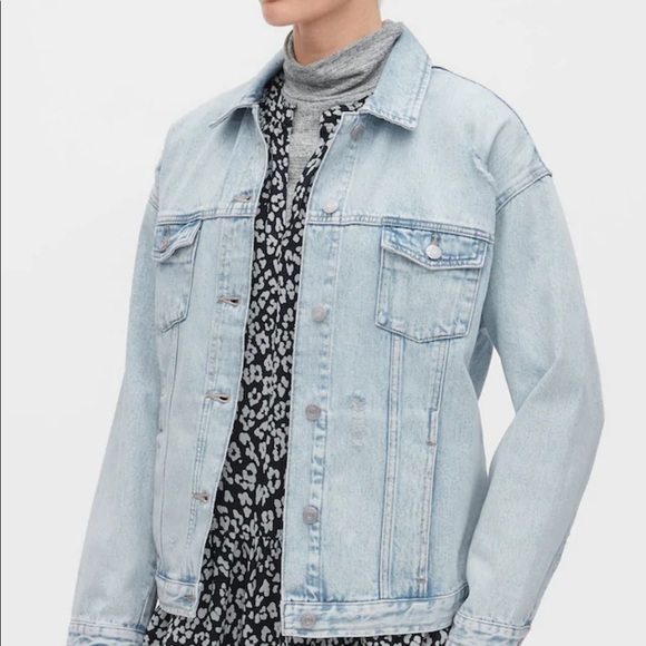 Banana Republic Jackets & Blazers - Banana Republic distress Jean Jacket
